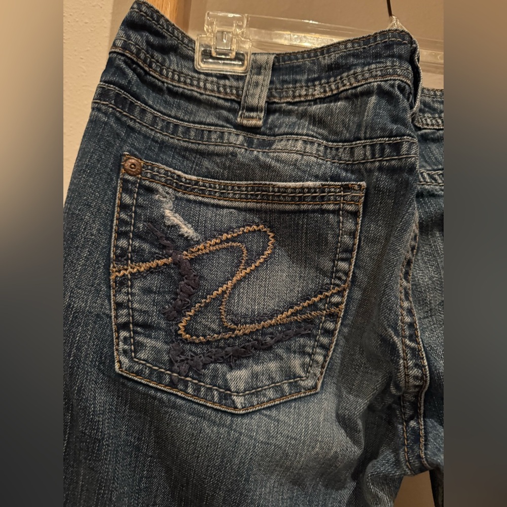 Tuesday Silver Jeans Dark Blue Distressed Straight/Flare Leg Women's Jeans - Picture 9 of 13